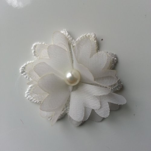 Fleur en dentelle et fleur en mousseline blanc 45 mm 