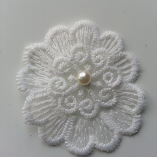 Double fleur en dentelle blanche perle 55mm