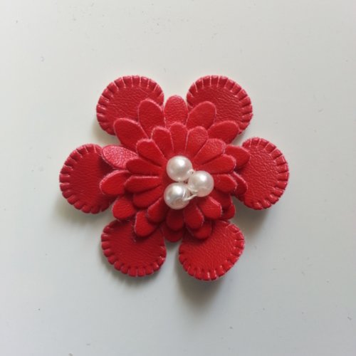 Fleur en simili cuir rouge  35mm
