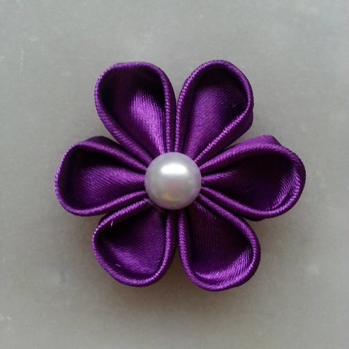 Fleur de satin violette 5 cm