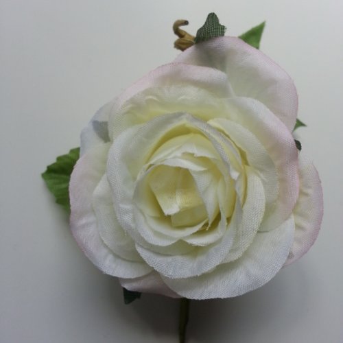 Fleur artificielle rose en tissu avec feuilles sur tige avec feuillage  ivoire rosé 70mm ideale pour création de boutonnière