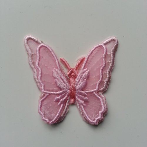 Double papillon en dentelle  rose 50mm