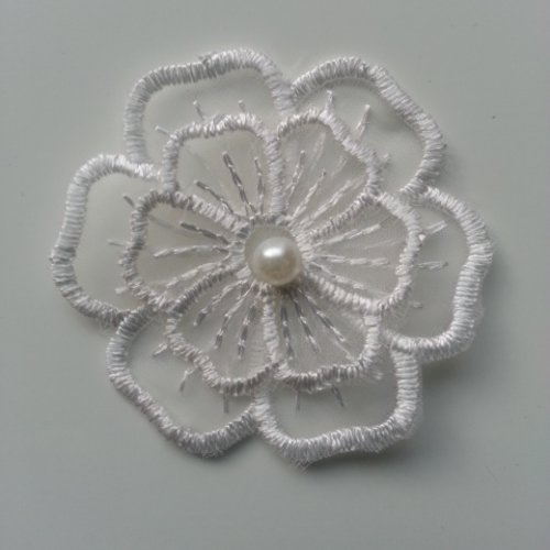 Double fleur en dentelle blanche perle 55mm