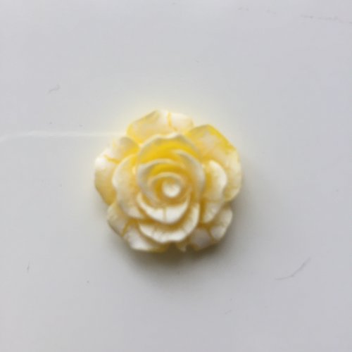 Rose en résine 20mm jaune et blanche