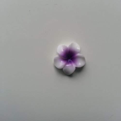Fleur en résine 15mm blanc et violet