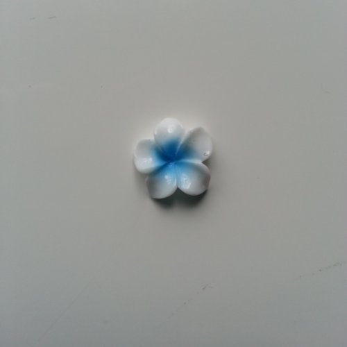 Fleur en résine 15mm blanc et bleu