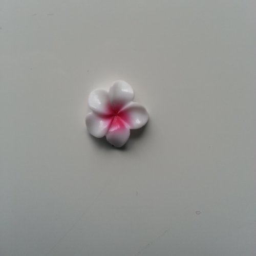 Fleur en résine 15mm blanc et rose fuchsia