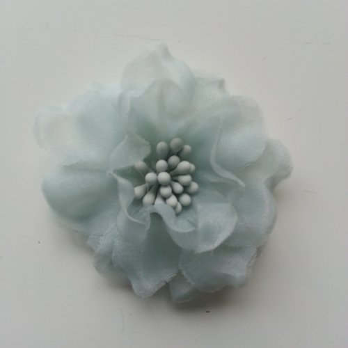 Fleur en voile organza et pistils 45mm bleu ciel