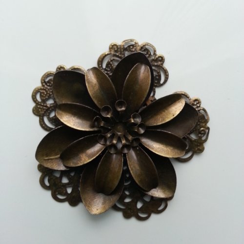 Estampe filigranée fleurs ronde 50mm bronze