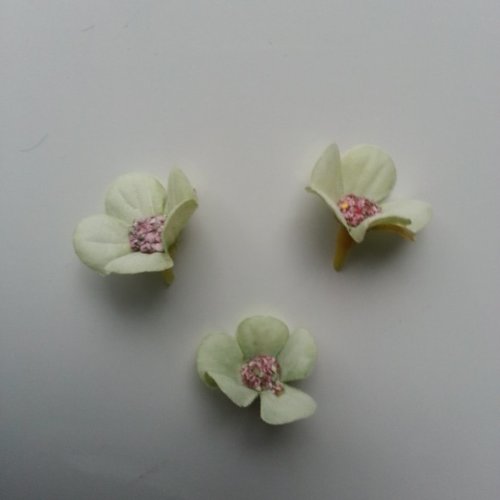 Lot de 3 fleurs artificielles en tissu 25mm vert