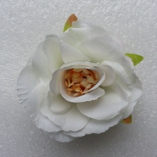 Jolie fleur artificielle en tissu de 50mm ivoire