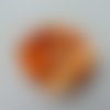 Fleur tissu brillant perle et strass orange 50mm