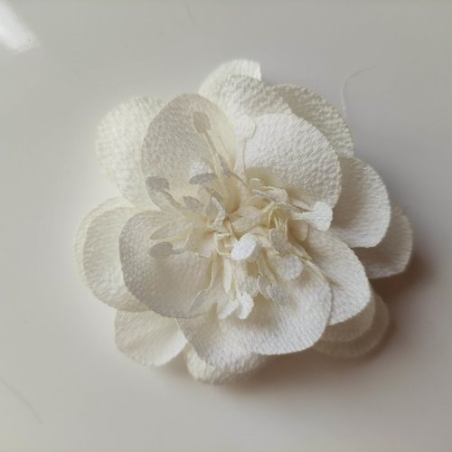 Fleur mousseline avec pistils  60mm ivoire