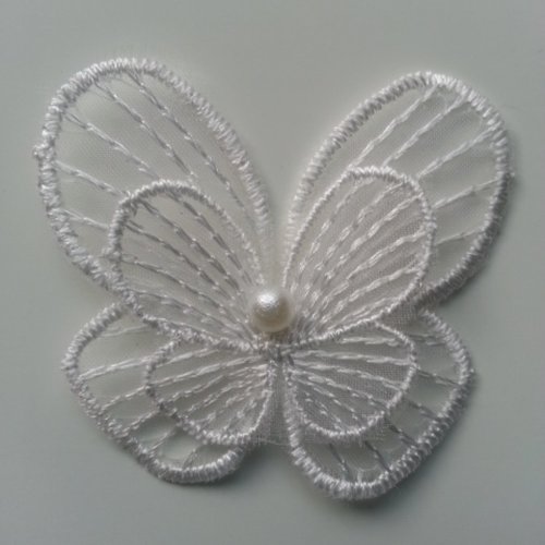 Double papillon en dentelle blanc perle  42*50mm
