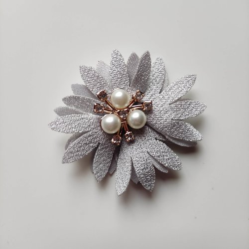 Fleur tissu trio de perle et strass 50mm gris