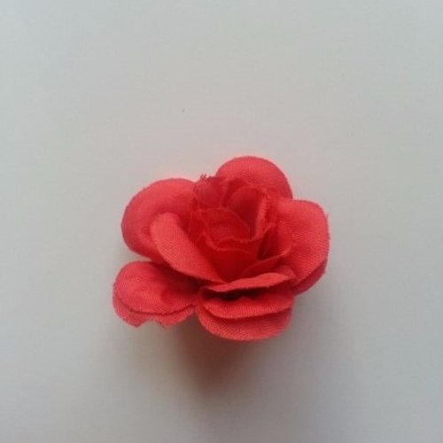 Fleur  en tissu rouge   40mm