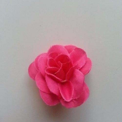 Fleur  en tissu rose fuchsia  40mm