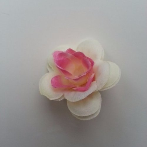Fleur  en tissu ivoire et rose  40mm
