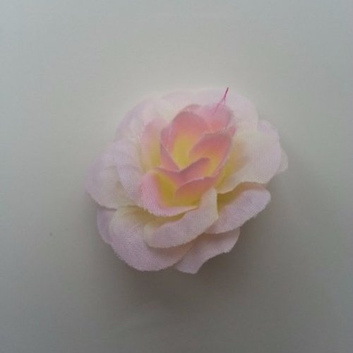 Fleur  en tissu ivoire et rose pâle 40mm