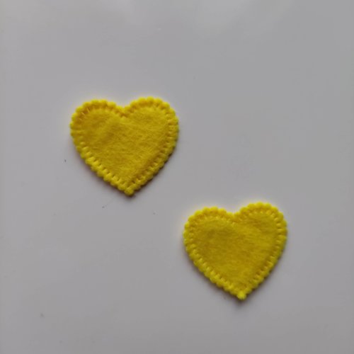 Lot de 2  coeur feutrine jaune 25*25mm