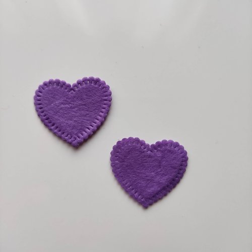 Lot de 2  coeur feutrine violet 25*25mm
