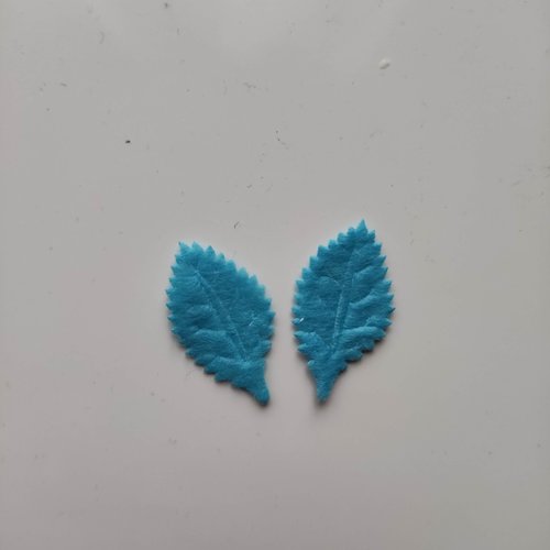 Lot de 2  feuilles arbre en  feutrine  31*18mm bleu