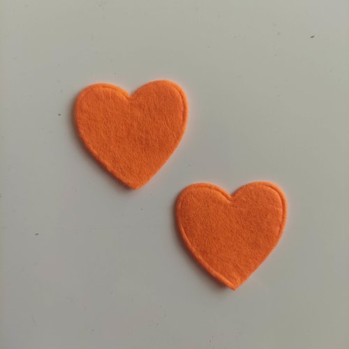 Lot de 2 coeurs en feutrine 31mm orange