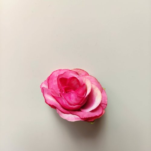 Fleur  en tissu  40mm rose fuchia