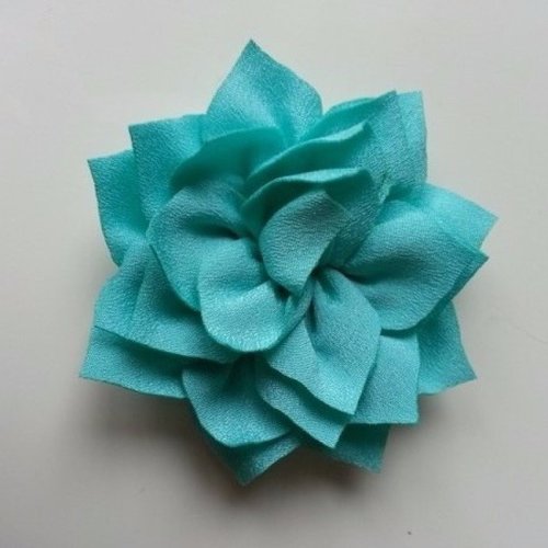 Fleur en tissu vert 70mm