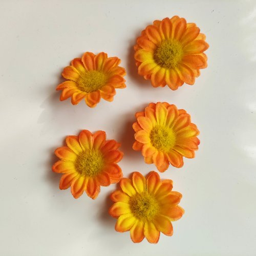 Lot de 5 fleurs marguerite en tissu orange 30mm