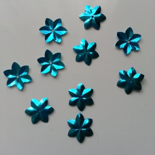Lot de 10 sequins fleurs 15 mm bleu turquoise