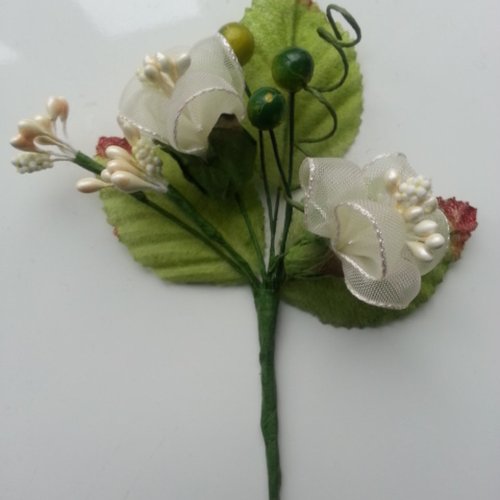 Tige florale pour composition florale ou boutonniere vert et ivoire