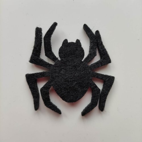 Araignée halloween en feutrine noire 45*45mm