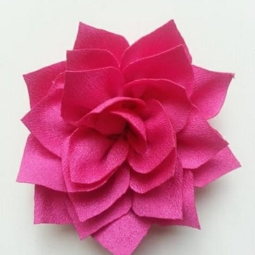 Fleur en tissu rose  70mm