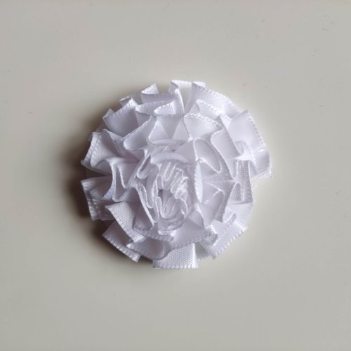 Fleur en ruban de satin blanc  50mm