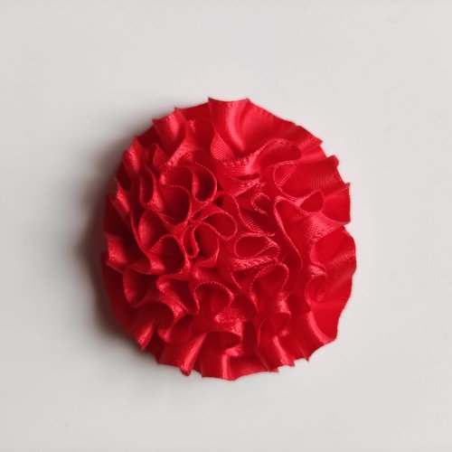 Fleur en ruban de satin  rouge 50mm