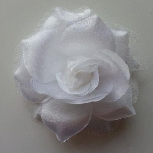 Rose artificielle bicolore  en tissu blanc 70mm
