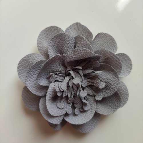 Fleur mousseline avec pistils  60mm gris