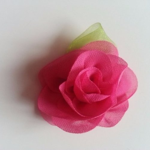 Fleur en mousseline avec feuille rose fuchsia 50mm