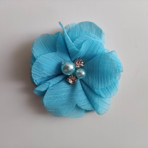 Fleur mousseline perle et strass  bleu  55mm