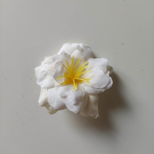 Fleur artificielle en tissu ivoire  50mm