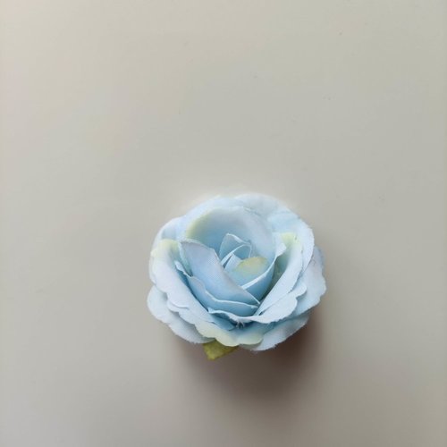 Fleur  en tissu  40mm bleu ciel