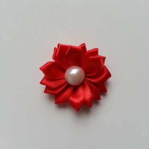 35mm fleur  en ruban de satin rouge