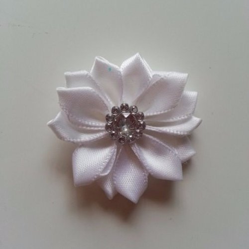 35mm fleur  en ruban de satin avec strass blanc