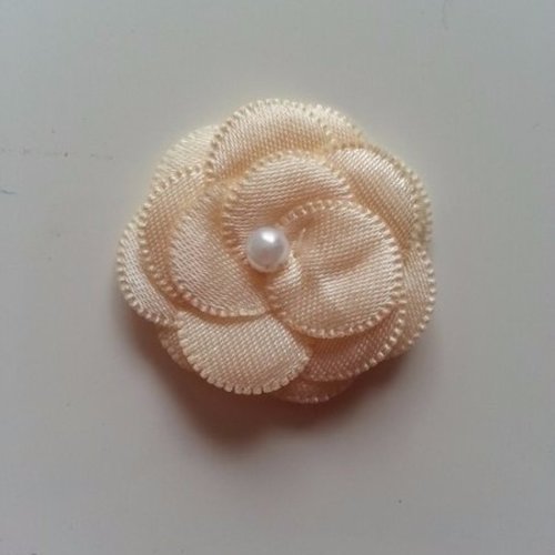 Petite fleur en satin 35mm ivoire