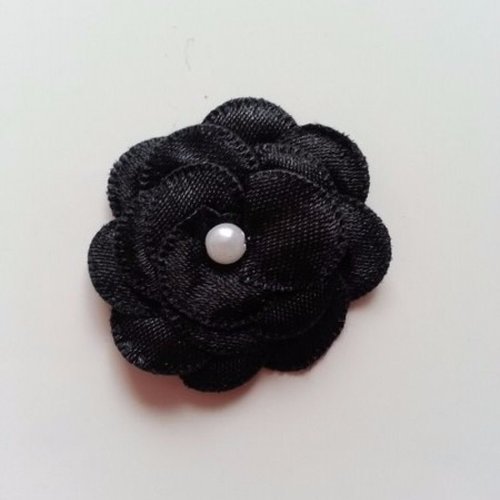 Petite fleur en satin 35mm noir