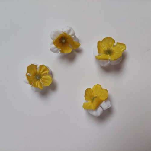 Lot de 4 fleurs artificielles en tissu jaune et blanche 20mm