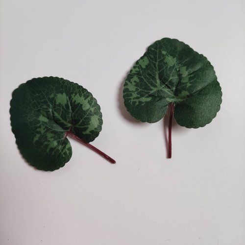 Lot de 2  feuilles artificielles en tissu  verte  5,5*5,5 cm