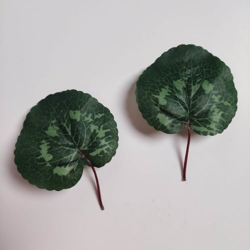 Lot de 2  feuilles artificielles en tissu  verte  7*7 cm