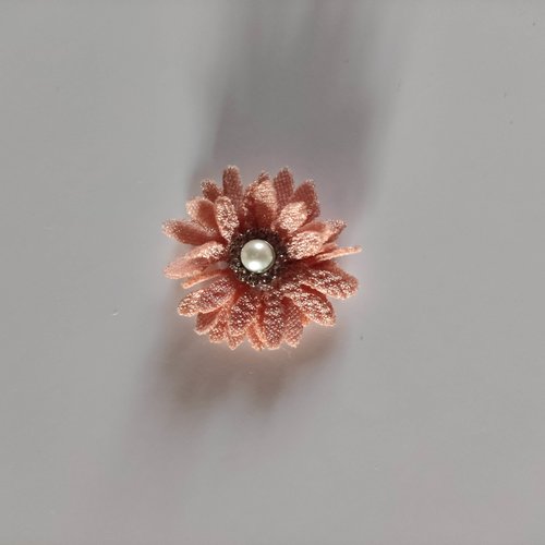 Petite fleur en tissu 25 mm avec centre perle strass vieux rose